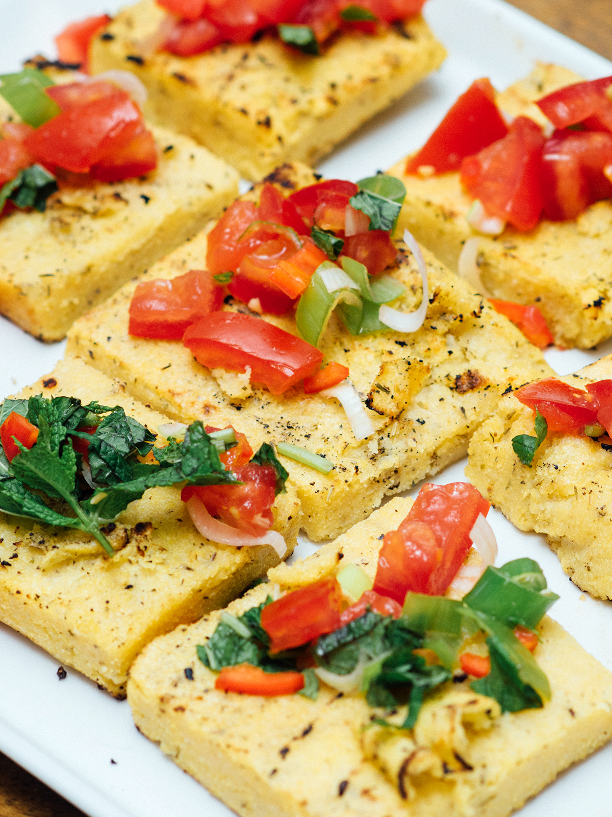 Grillet polenta med salsa