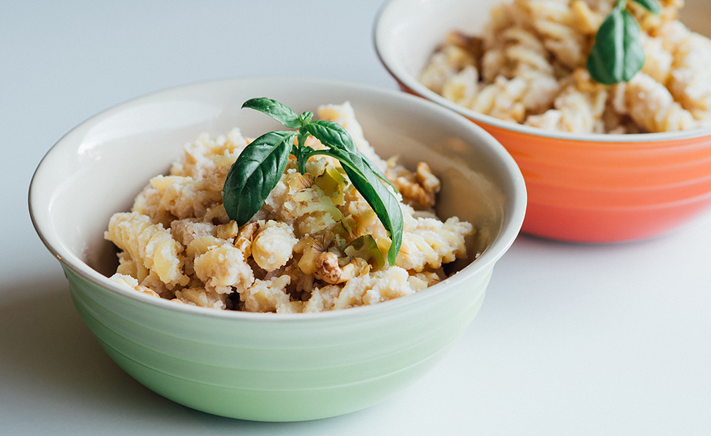 vegansk pasta i blomkålsaus