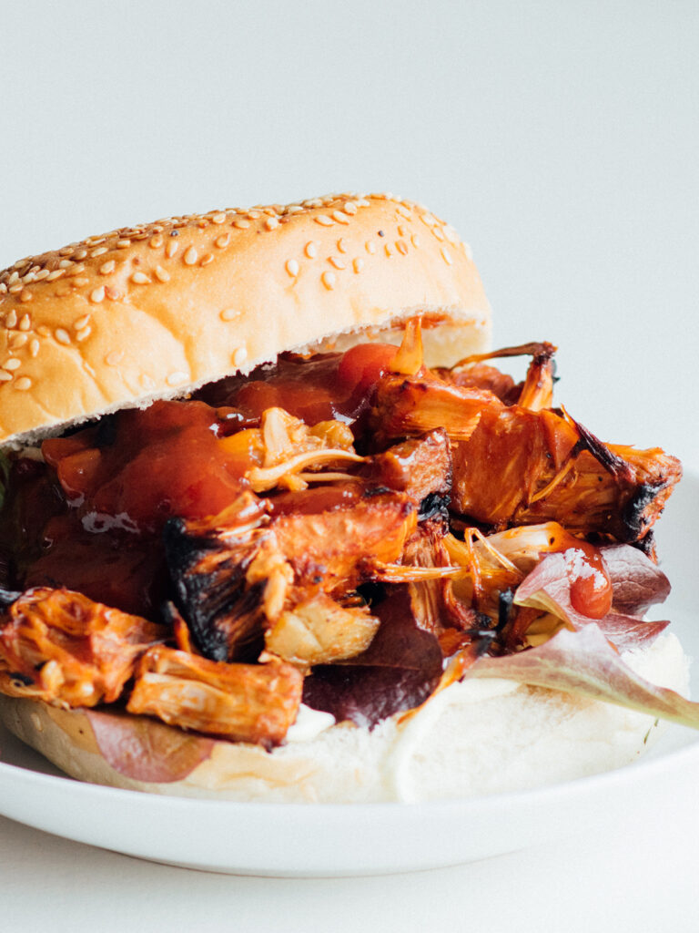 Pulled jackfruit BBQ-sandwich